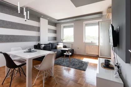 Žarka Zrenjanina 12 | 4zida.rs