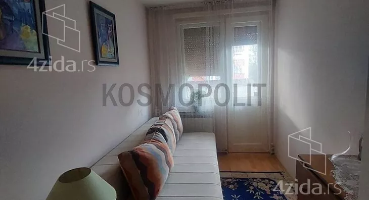 Šestosoban stan | 4zida