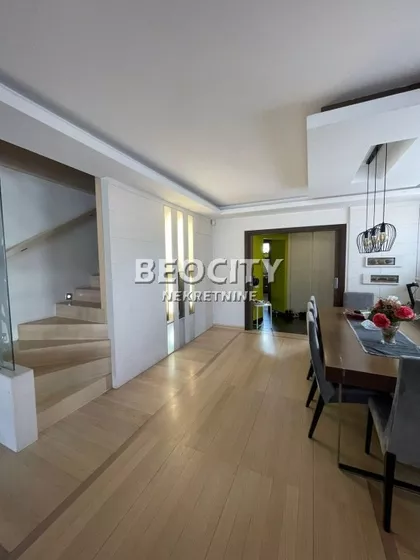 Ivana Boldižara | 4zida.rs