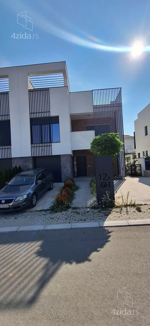 3-etažna kuća | 4zida