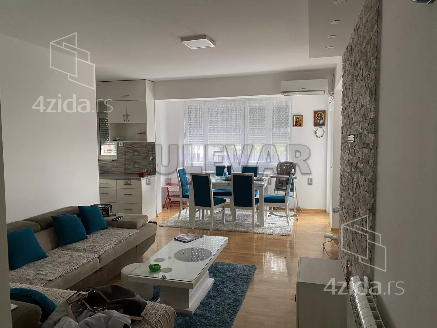 Dvoiposoban stan | 4zida