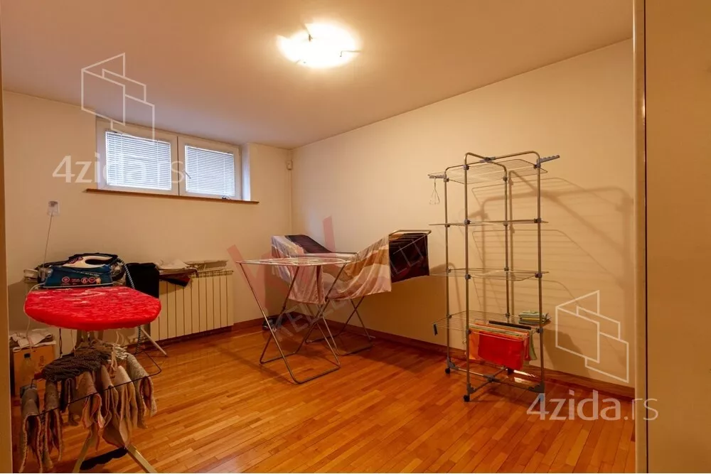 4-etažna kuća | 4zida