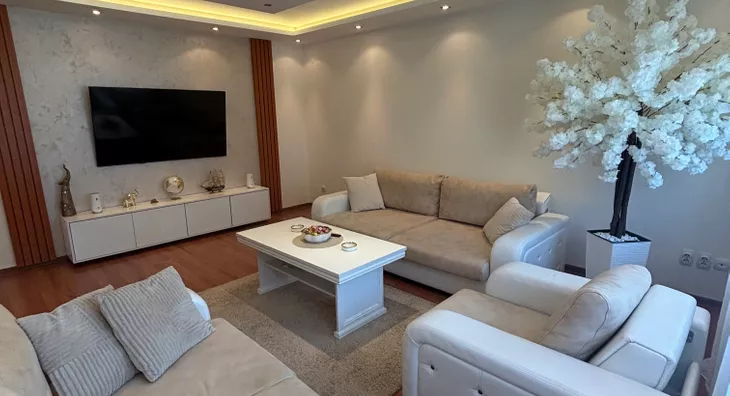 Šestosoban stan | 4zida