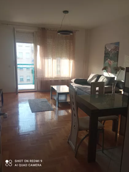 Nedeljka Gvozdenovića 33 | 4zida.rs