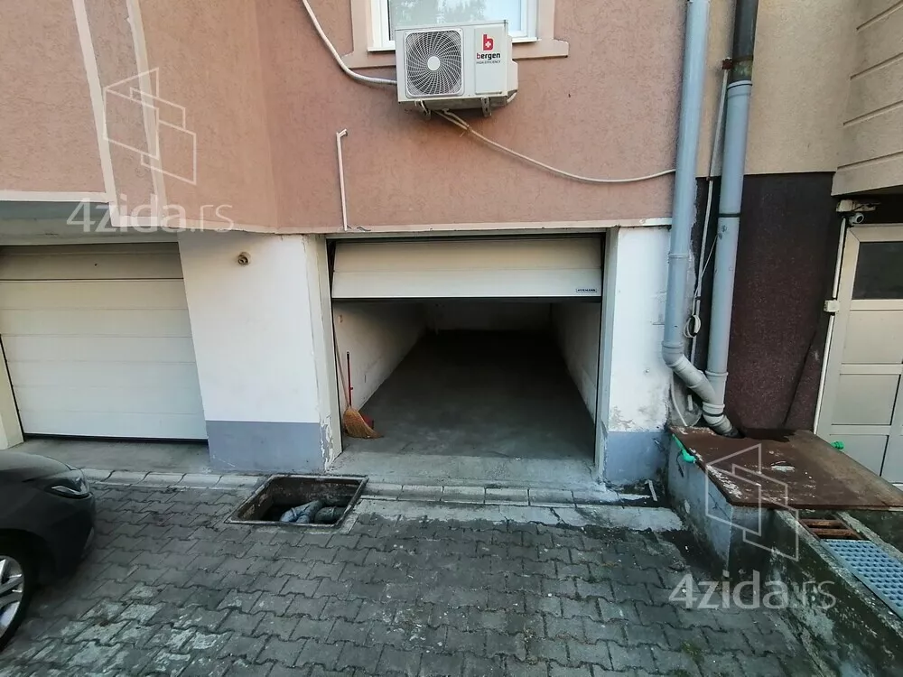 Garaža | 4zida