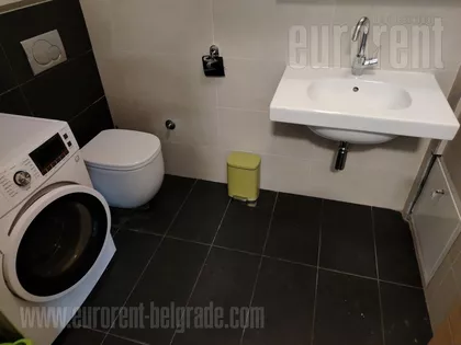 DEDINJE BELI DVOR | 4zida.rs