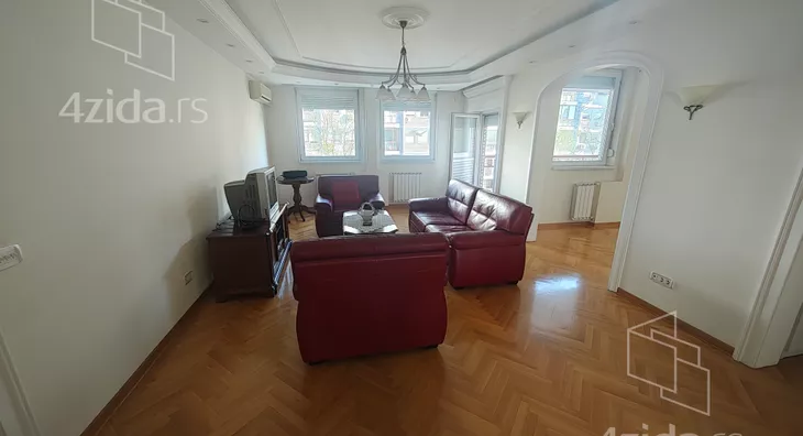 Petosoban stan | 4zida