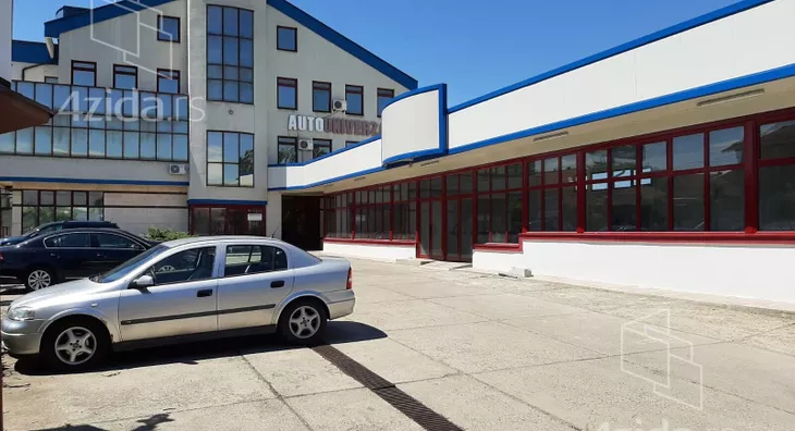 Poslovna zgrada | 4zida