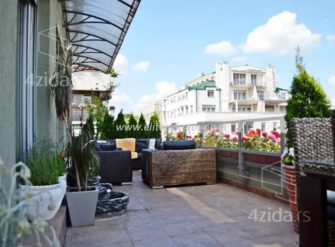 Petosoban stan | 4zida