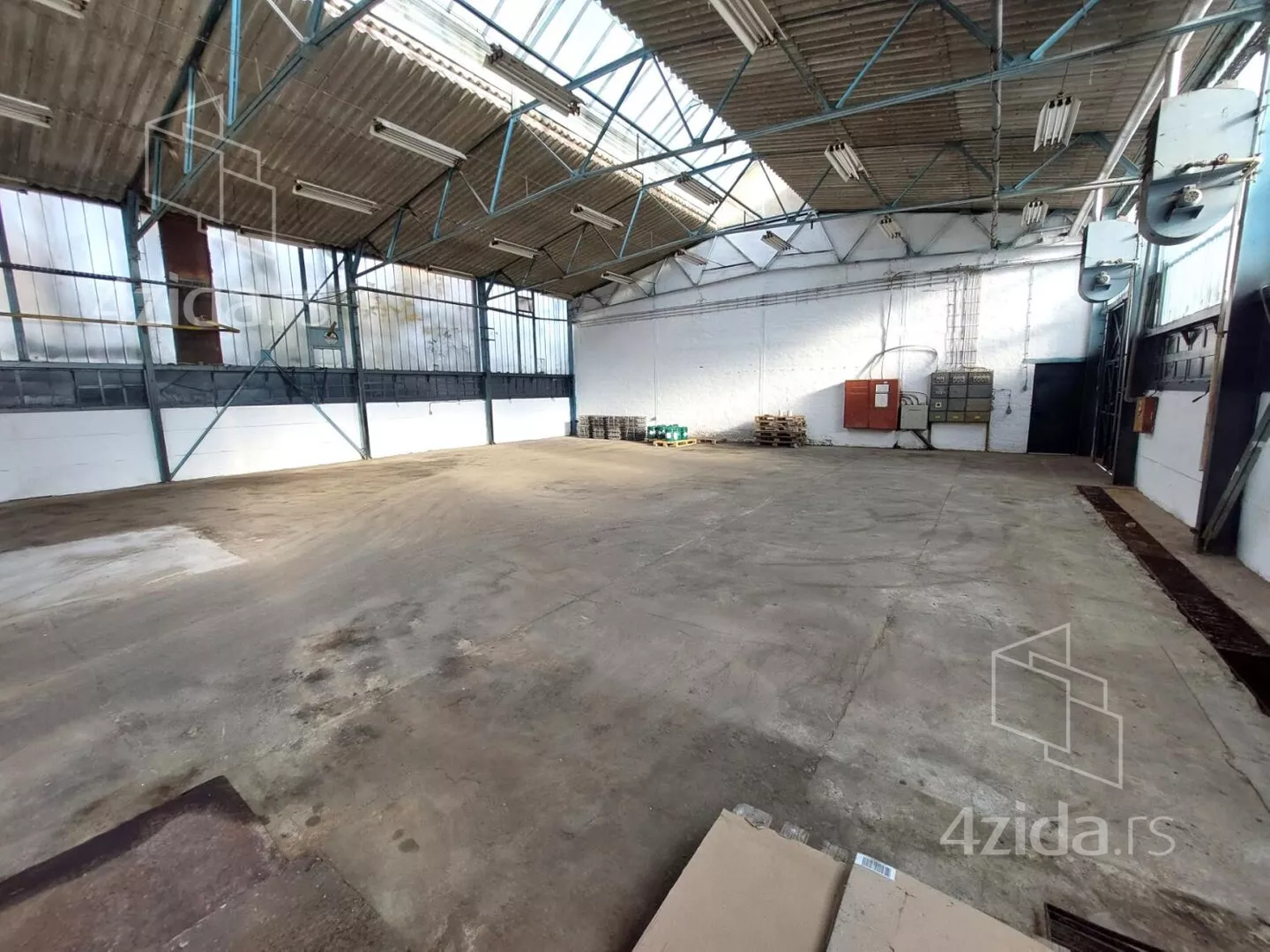 Poslovni prostor | 4zida