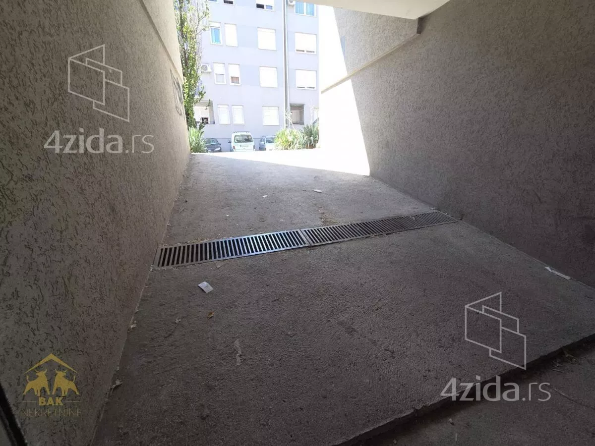 Garaža | 4zida