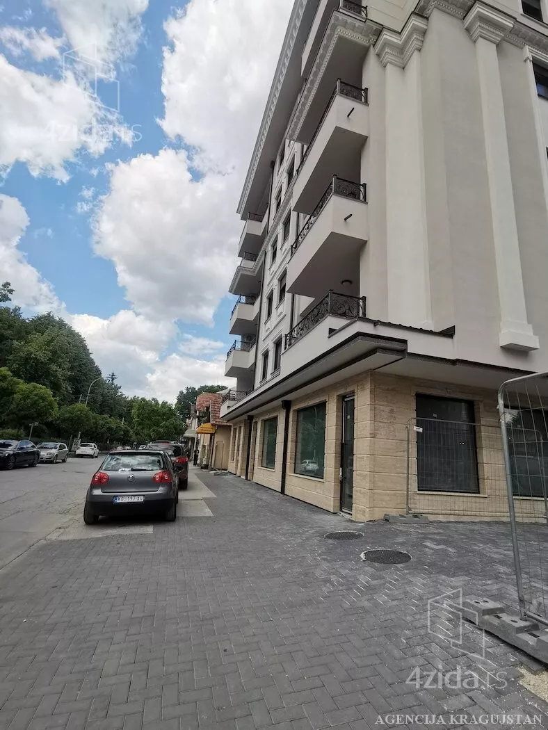 Poslovni prostor | 4zida