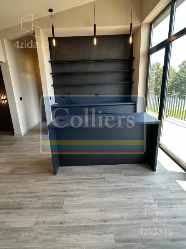 Sedmosoban stan | 4zida