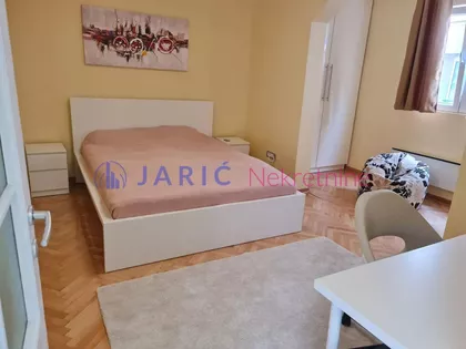 Crveni Krst Vračar | 4zida.rs