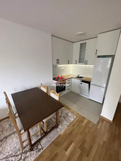 Heroja Pinkija | 4zida.rs