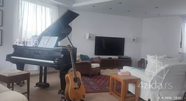 Četvoroiposoban stan | 4zida