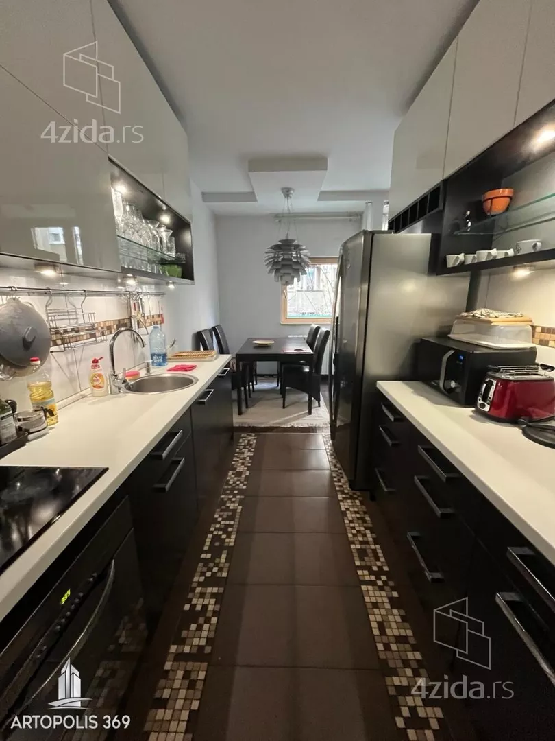 Četvorosoban stan | 4zida