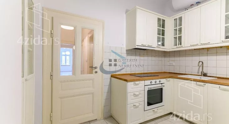 Četvoroiposoban stan | 4zida