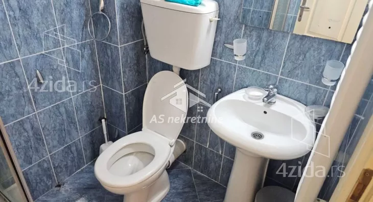 Četvoroiposoban stan | 4zida