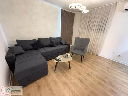 Gvozdićeva | 4zida.rs