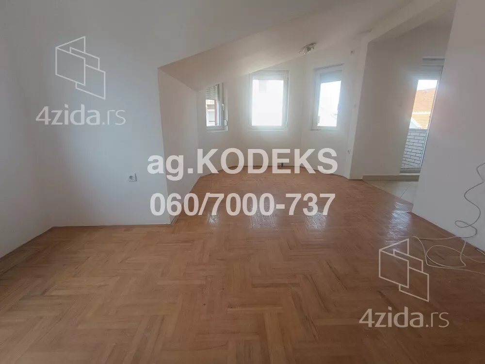 Troiposoban stan | 4zida