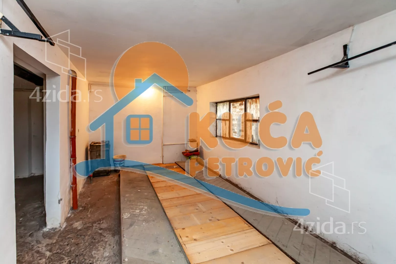 Troiposoban stan | 4zida