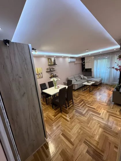 Dušana Vasiljeva | 4zida.rs