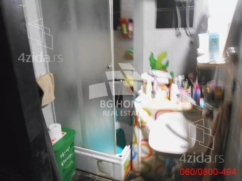 Šestosoban stan | 4zida