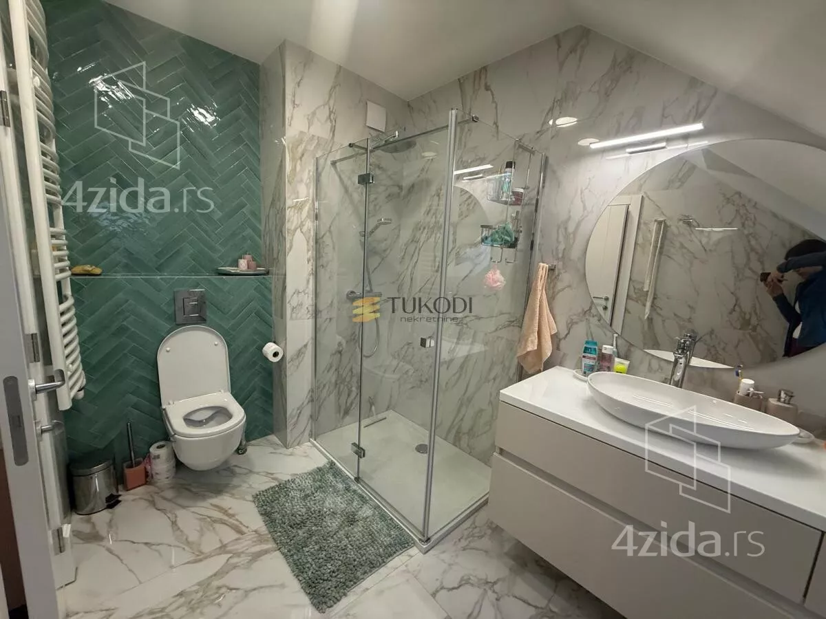 Petosoban stan | 4zida