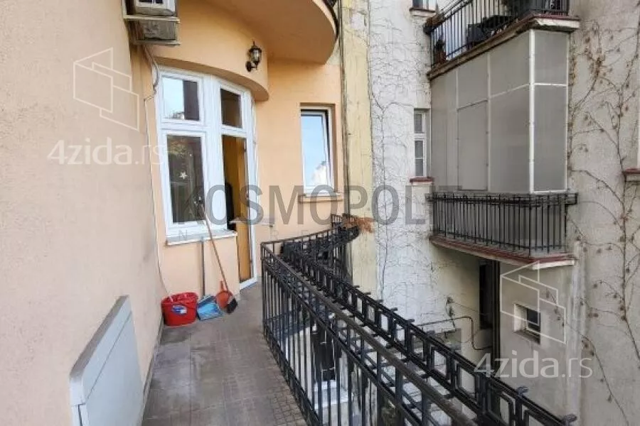 Četvoroiposoban stan | 4zida