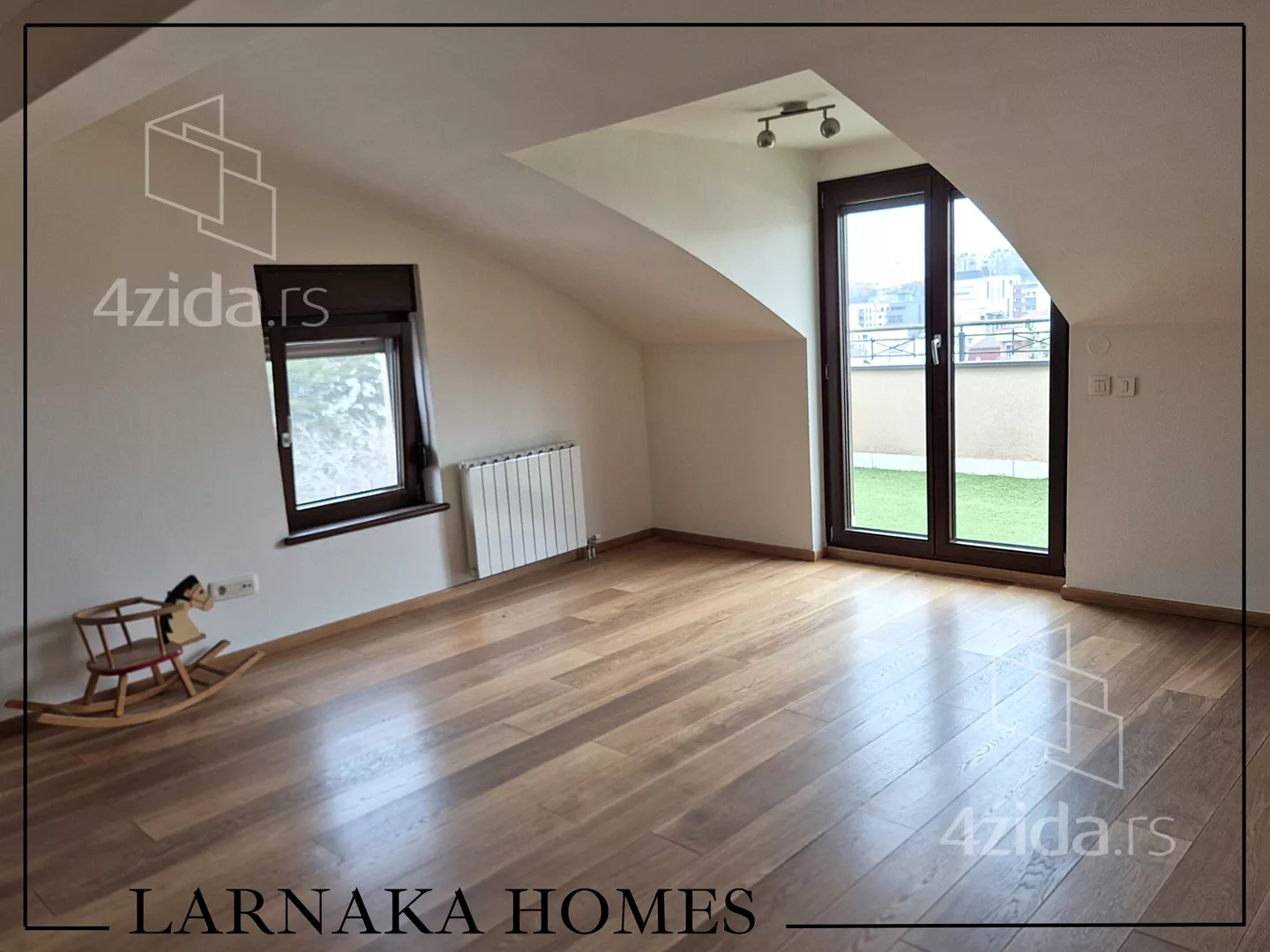 Petosoban stan | 4zida