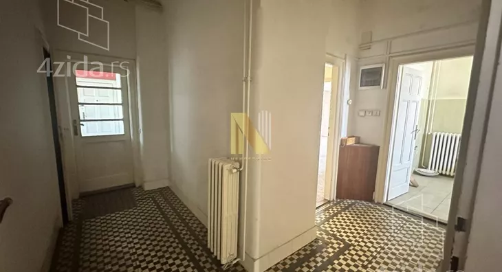 Četvoroiposoban stan | 4zida