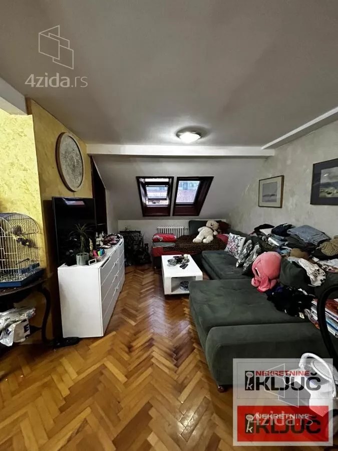 Troiposoban stan | 4zida