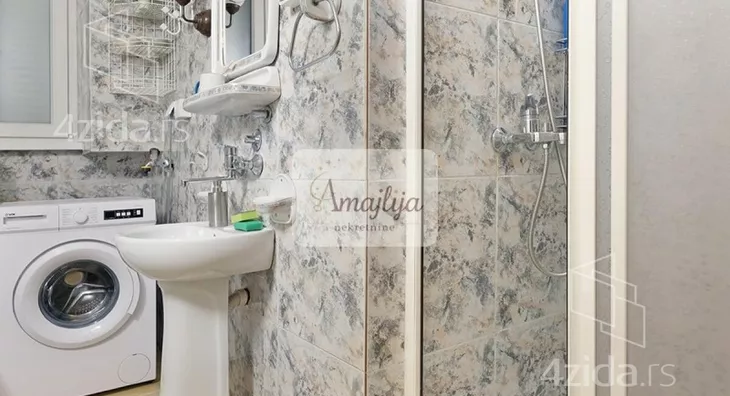 Petosoban stan | 4zida