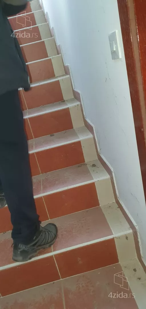 Lokal | 4zida
