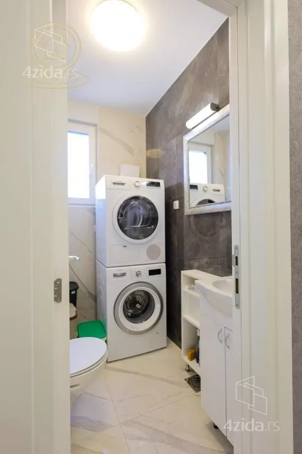 Petosoban stan | 4zida