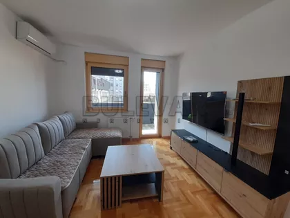 Prvomajska | 4zida.rs