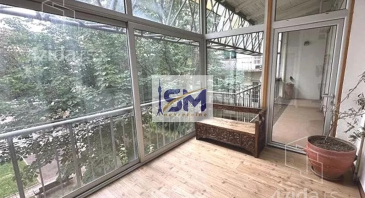 Šestosoban stan | 4zida