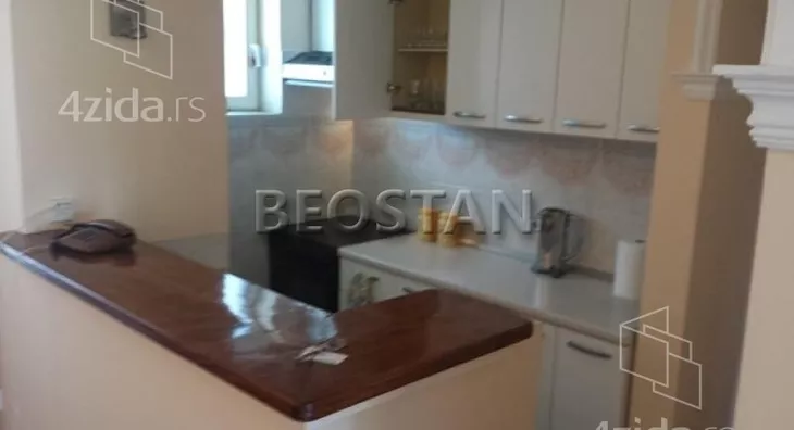 Četvoroiposoban stan | 4zida