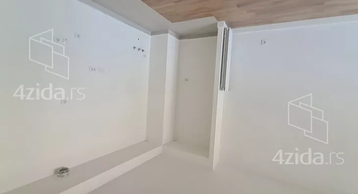 Lokal | 4zida