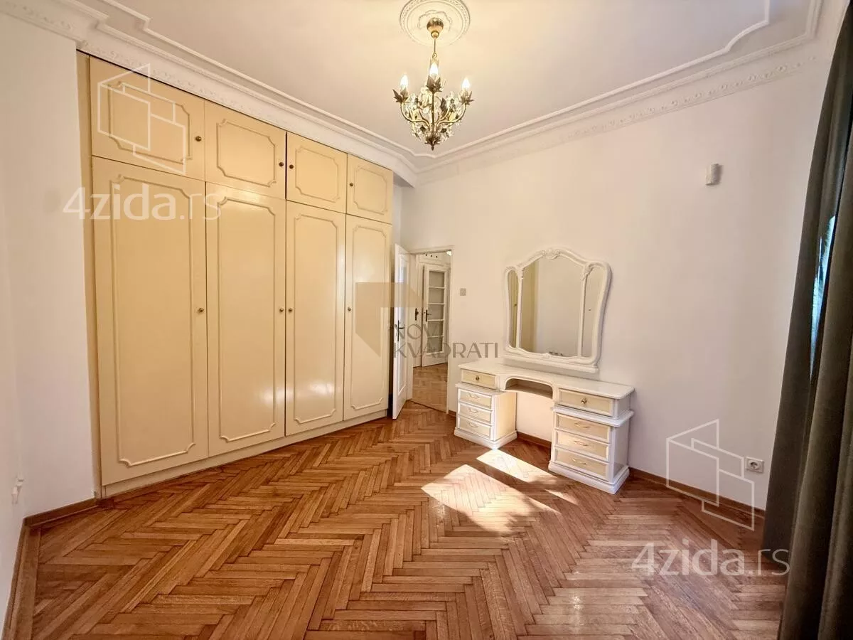 Šestosoban stan | 4zida