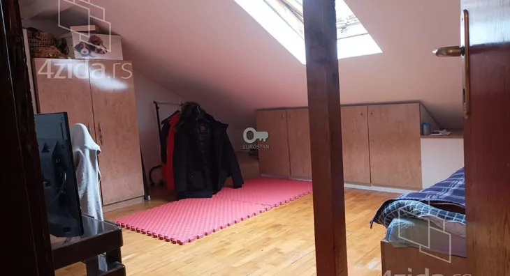 Troiposoban stan | 4zida