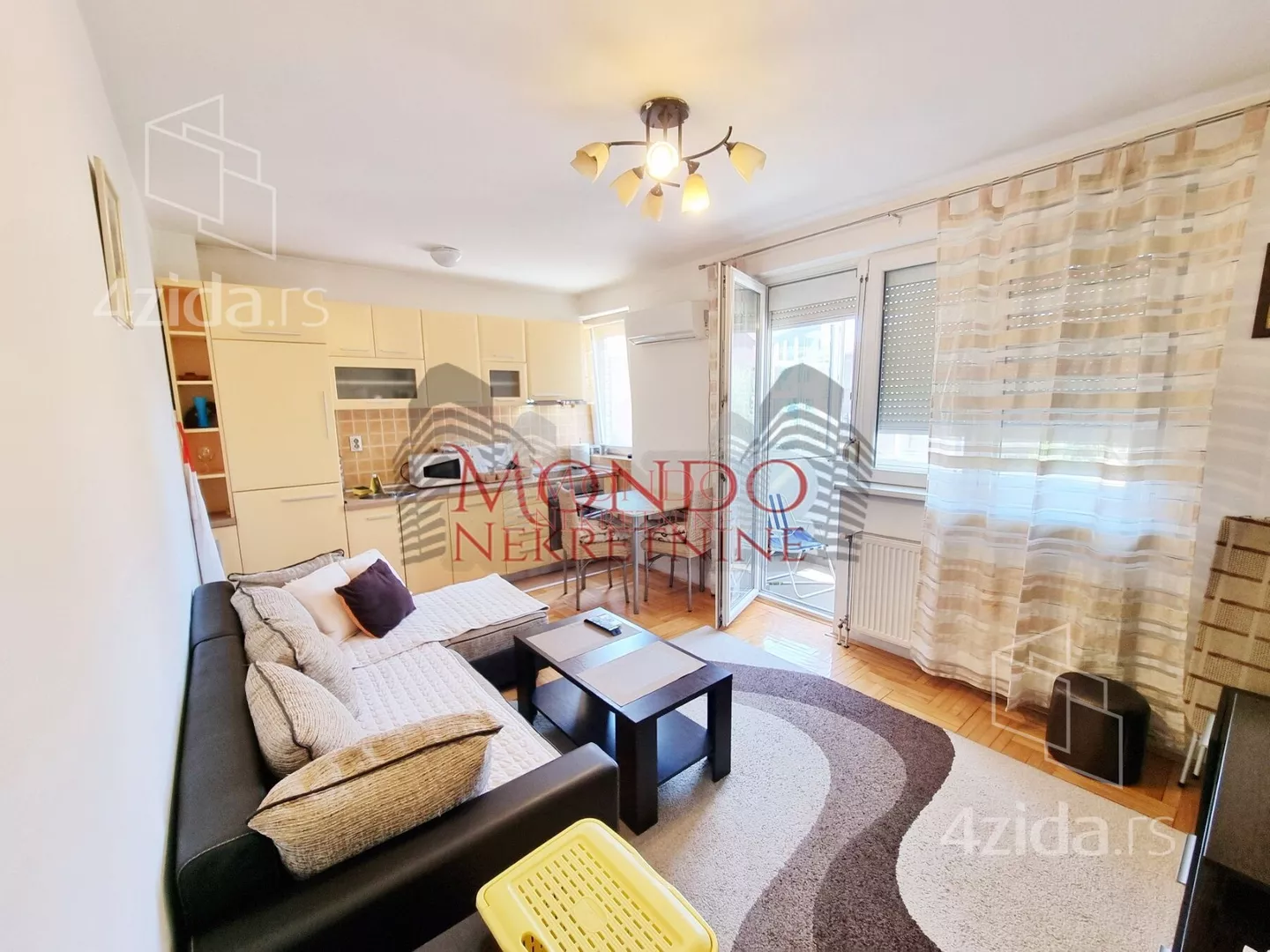 Jednoiposoban stan | 4zida