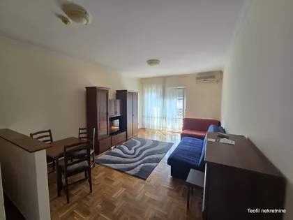 Gvozdićeva | 4zida.rs
