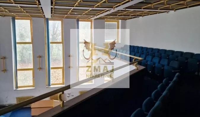 Poslovna zgrada | 4zida