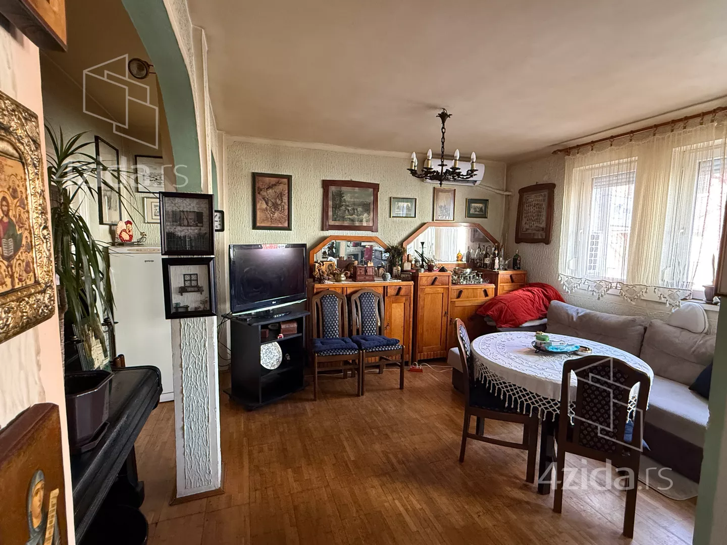 Dvoiposoban stan | 4zida