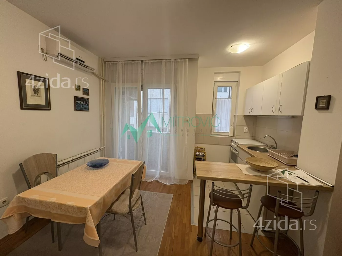 Jednoiposoban stan | 4zida