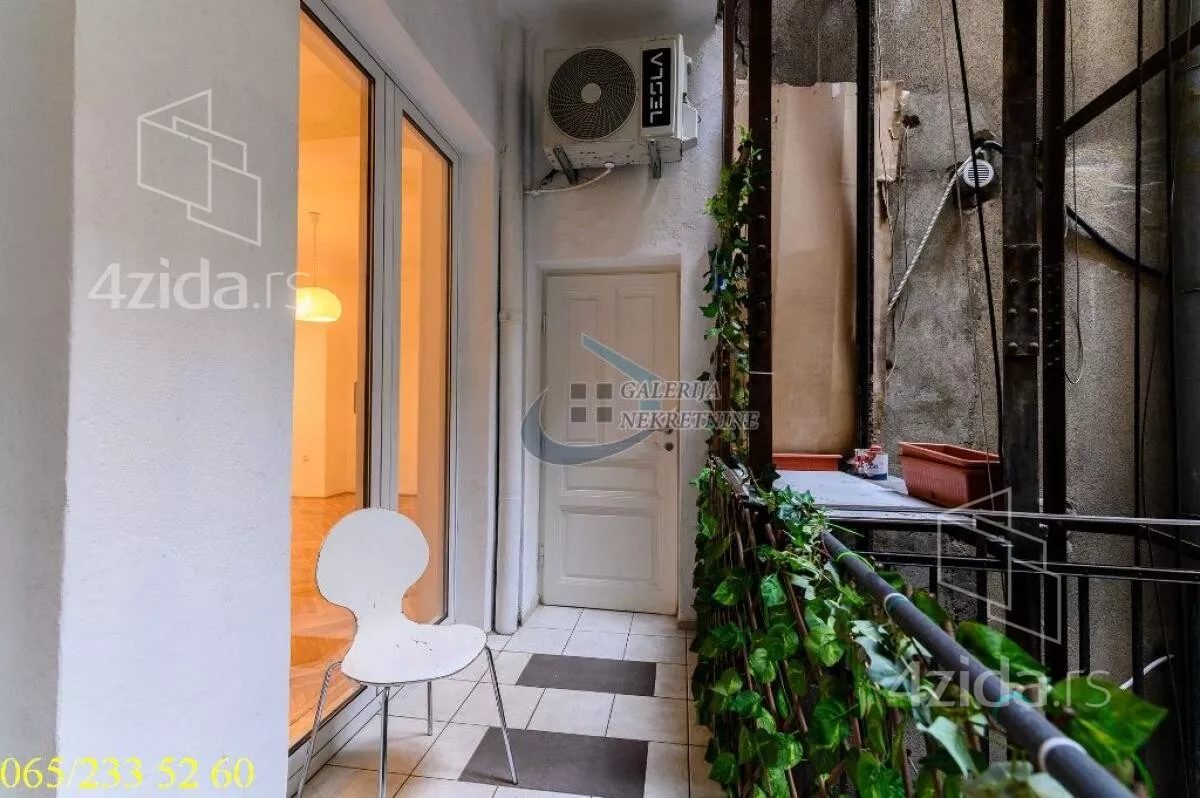 Četvoroiposoban stan | 4zida