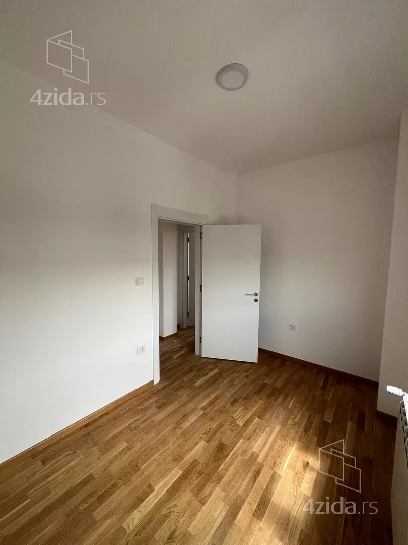 Četvoroiposoban stan | 4zida