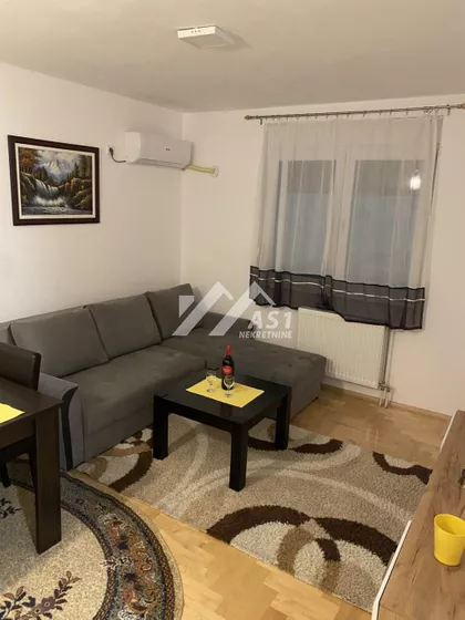 Heroja Pinkija | 4zida.rs